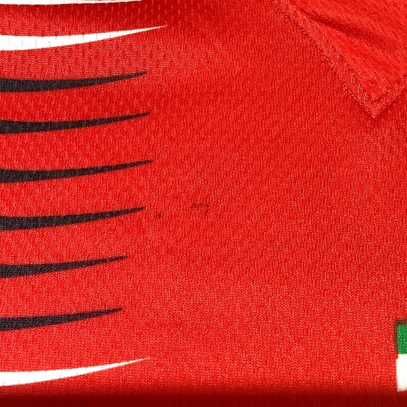 Ferrari Red Jersey with Iconic Logo - Picture 10 of 10